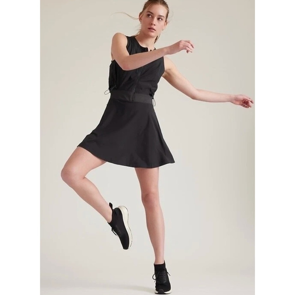 Athleta Venture Out Dress Women 0 Black Activewear Golf Hiking Outdoor Sport EUC